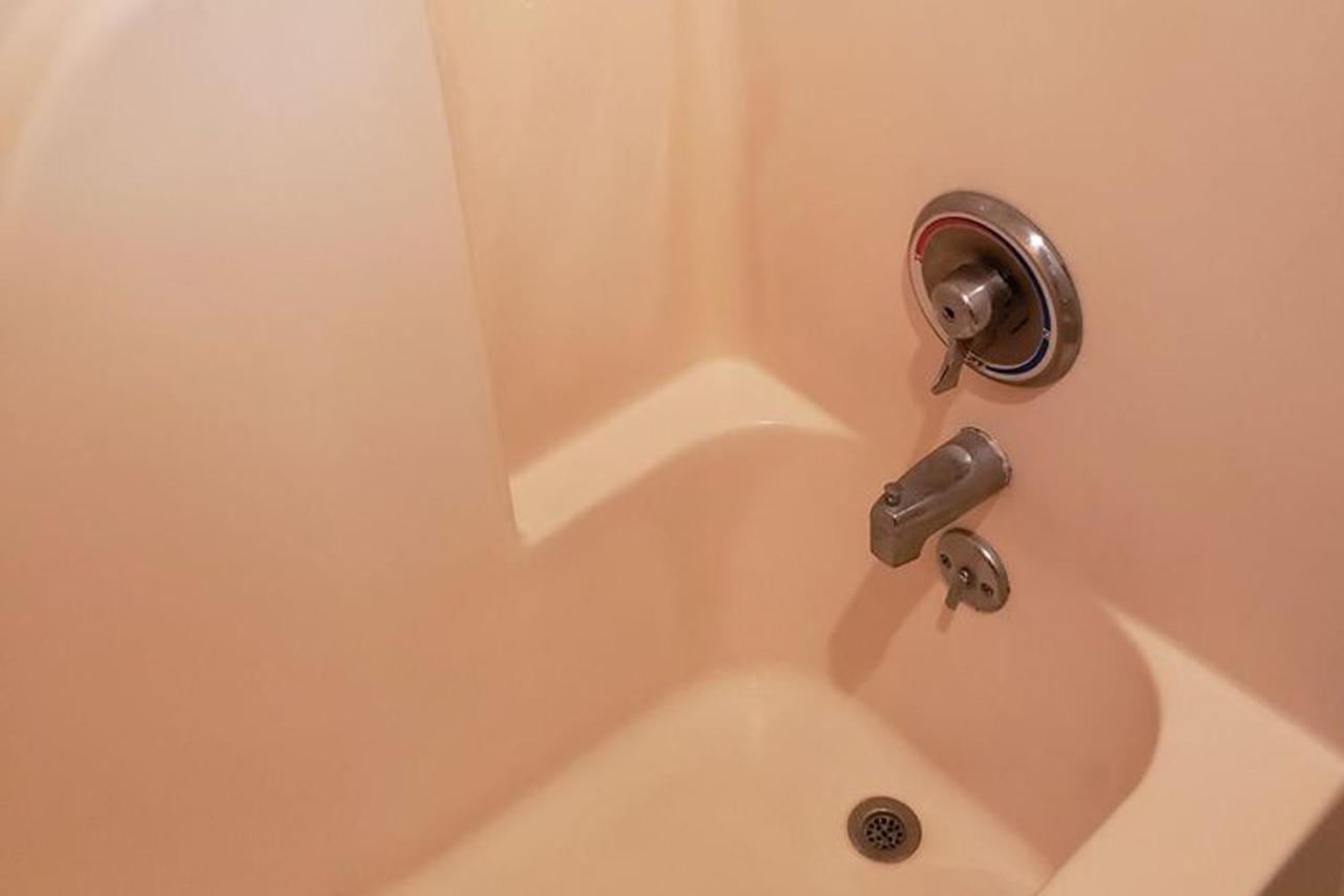 Norwood Inn & Suites Indianapolis East Post Drive エクステリア 写真