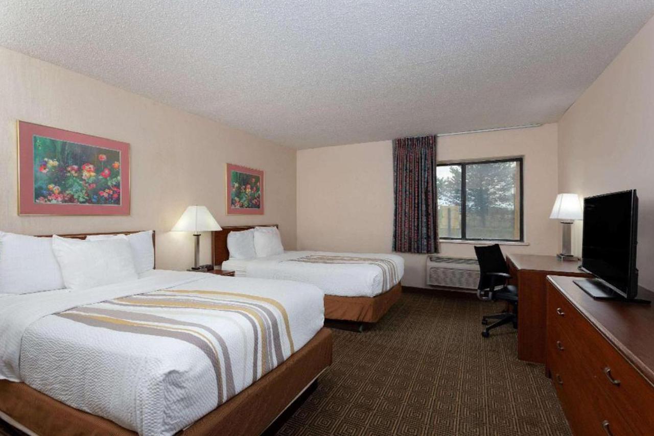 Norwood Inn & Suites Indianapolis East Post Drive エクステリア 写真