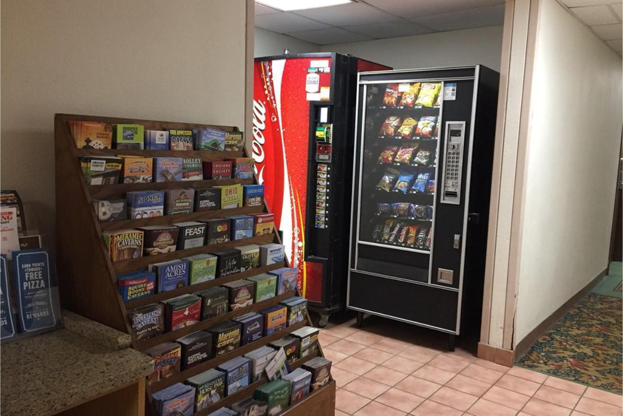 Norwood Inn & Suites Indianapolis East Post Drive エクステリア 写真